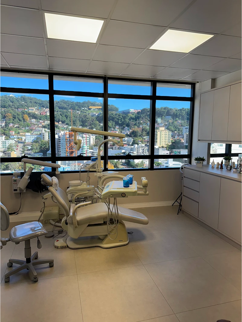 dra-daniele-clapes-nunes-dentista-em-joacaba- (7)